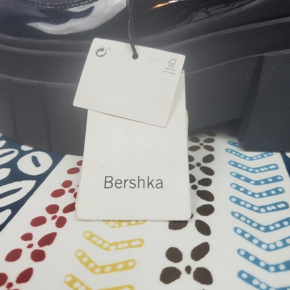 Bershka Faux Patent Platform chunky preppy streatwear‎ Shoes Women's size 4.5 - Picture 6 of 11